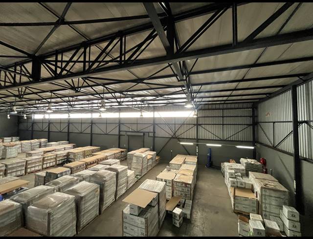 1,551M² WAREHOUSE TO LET IN SPARTAN